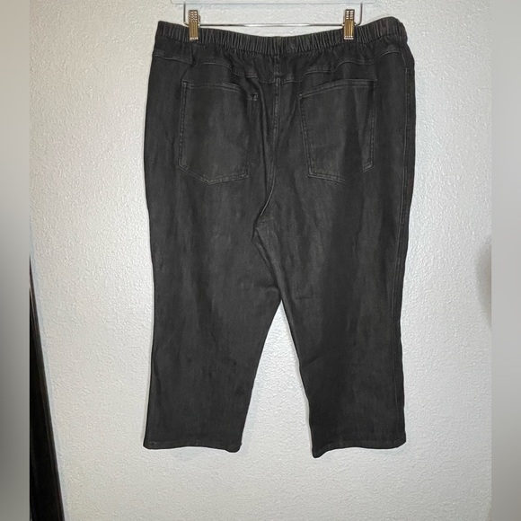 12. Isaac Mizrahi Live 20WP denim Jean capris - Picture 6 of 6